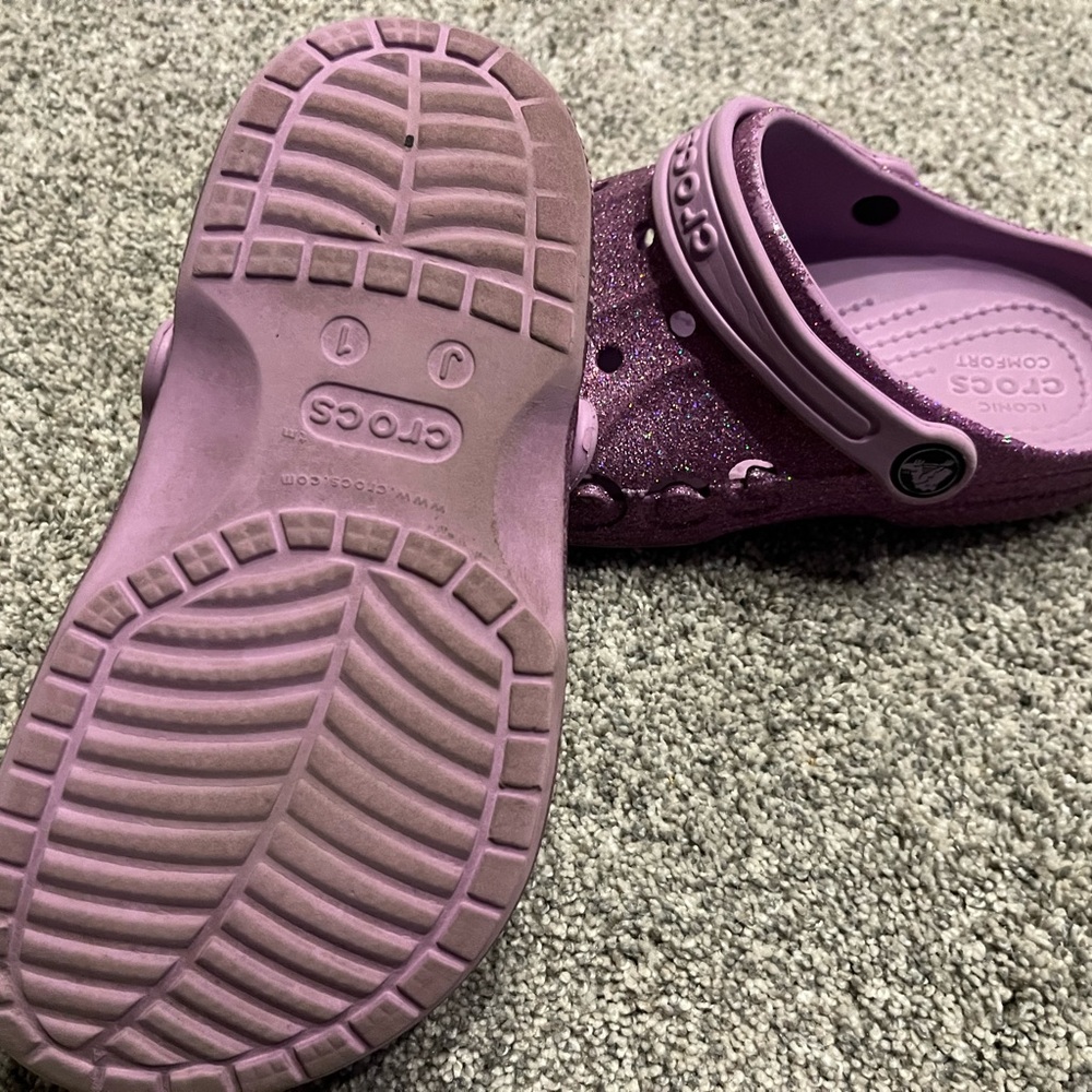Crocs Kids Glitter Clogs - Purple slides size 1 kids GuC trending shoes cute - Picture 3 of 3